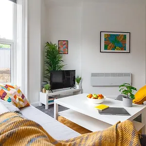 Newly Refurbished Apartment, Town Centre Apartment Keighley