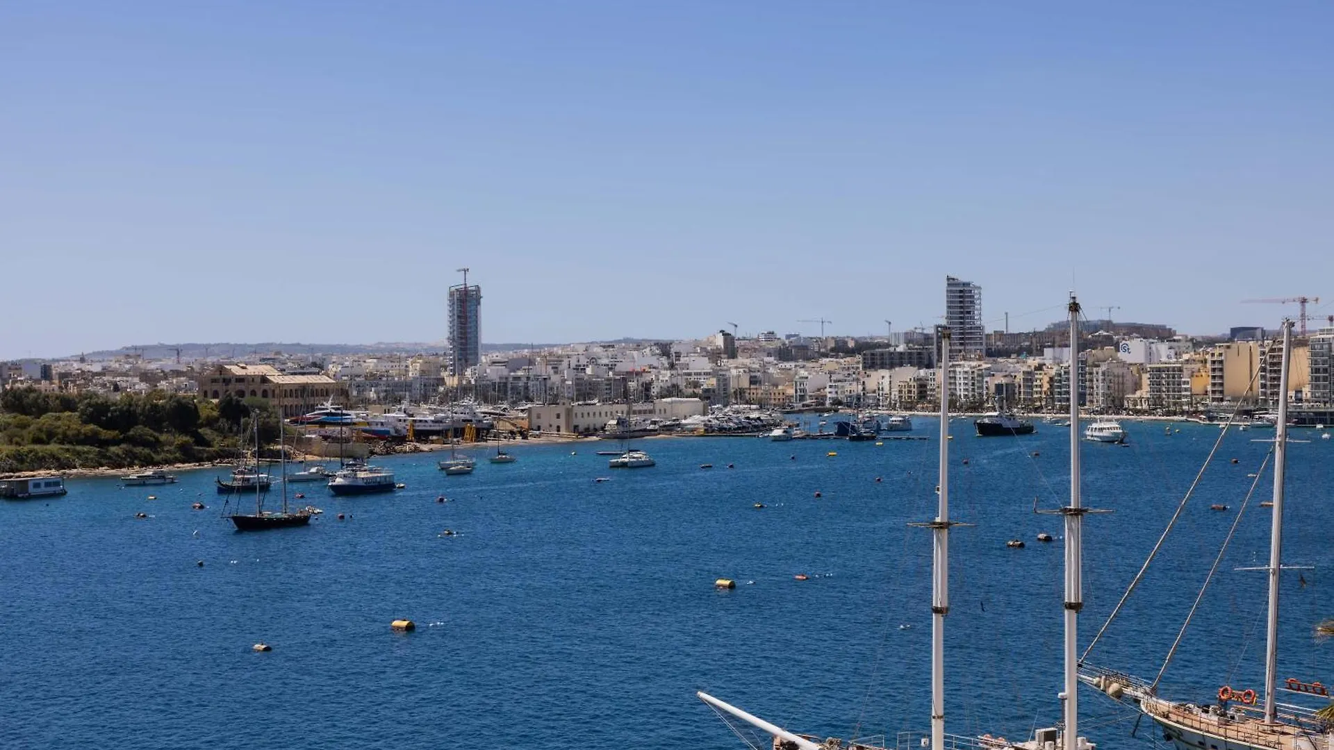 Sliema Seaview Modern Apartment contacts