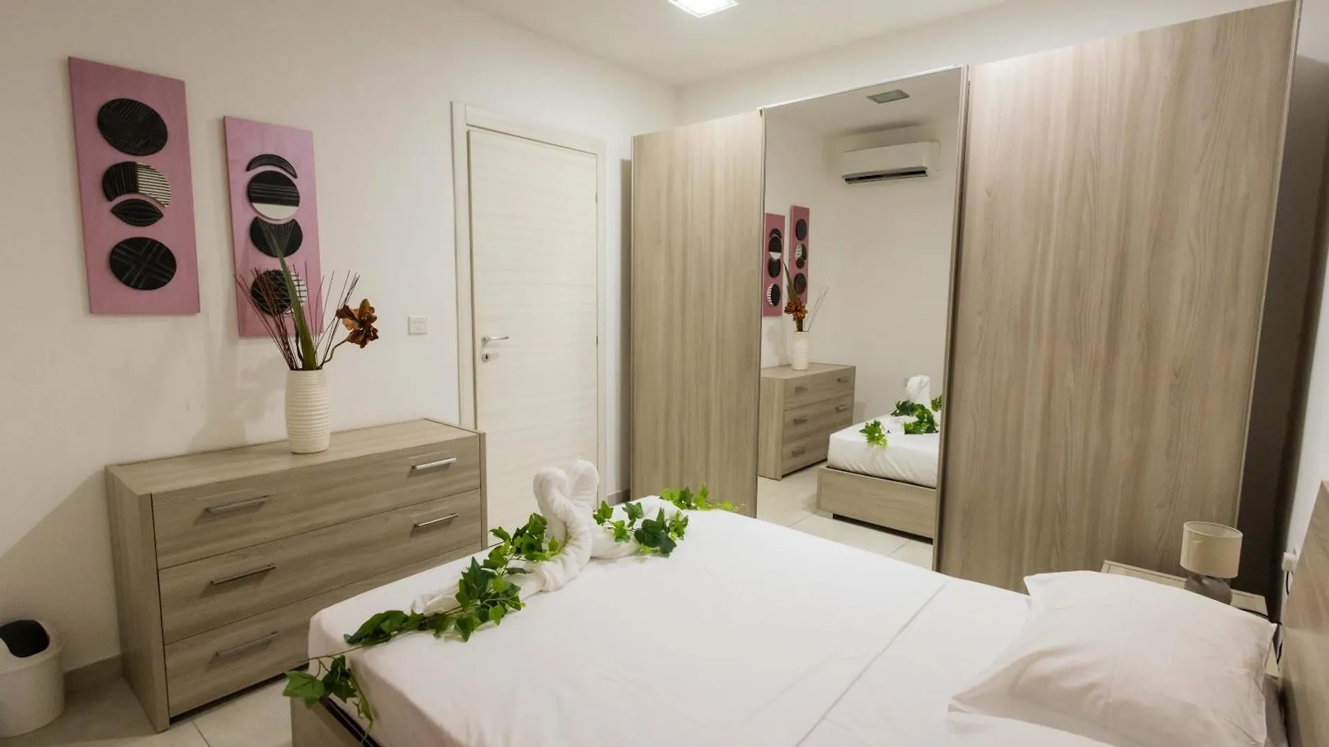Sliema Seaview Modern Apartment Malta